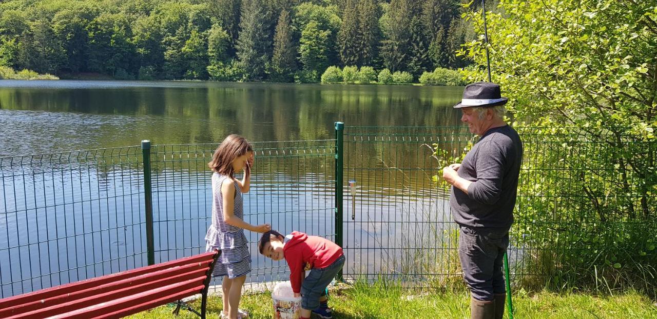 Le Lac Des Moines Condat  외부 사진