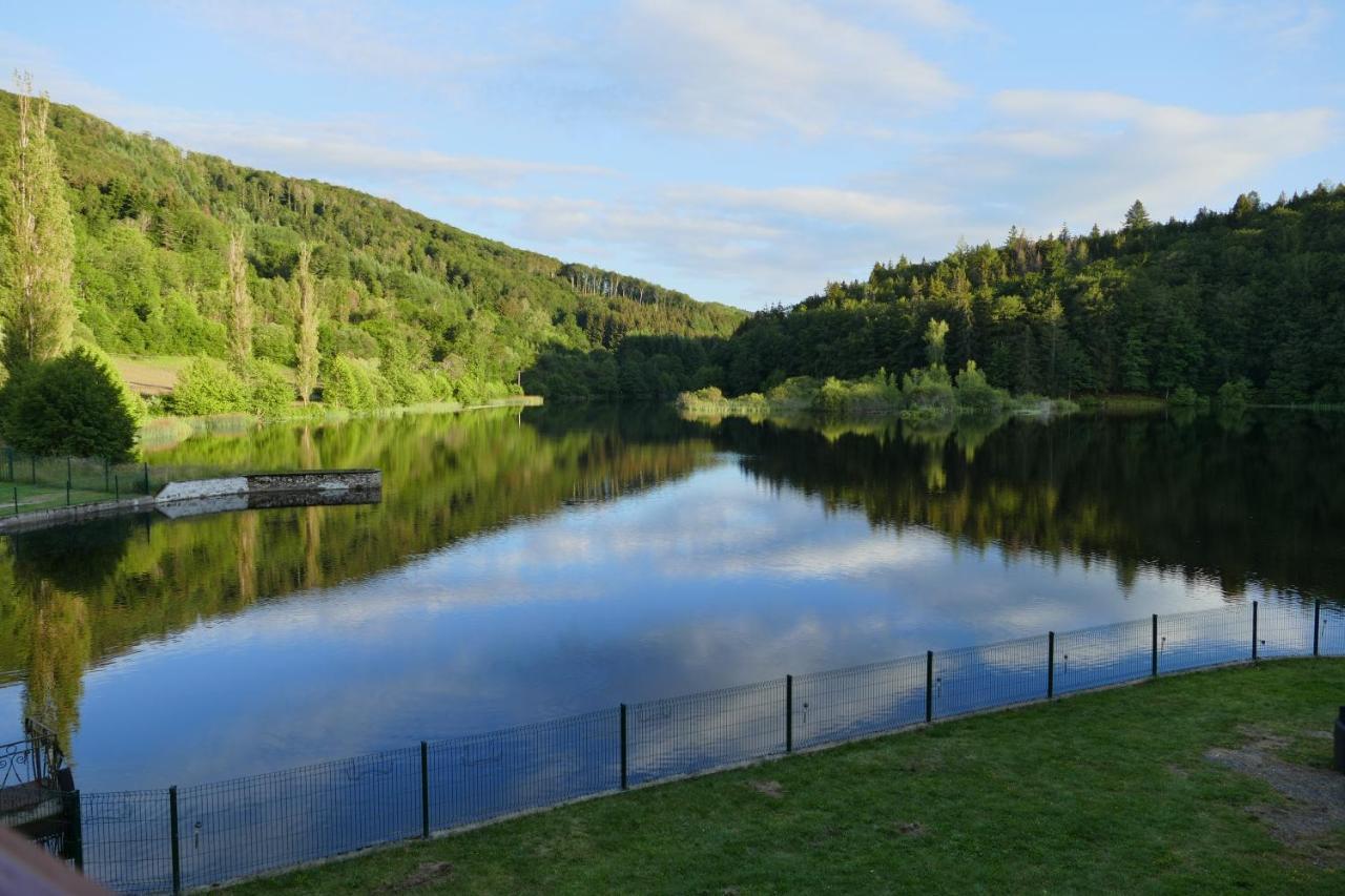 Le Lac Des Moines Condat  외부 사진
