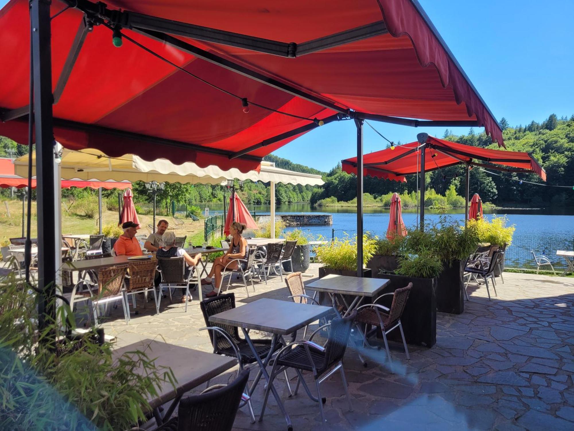 Le Lac Des Moines Condat  외부 사진