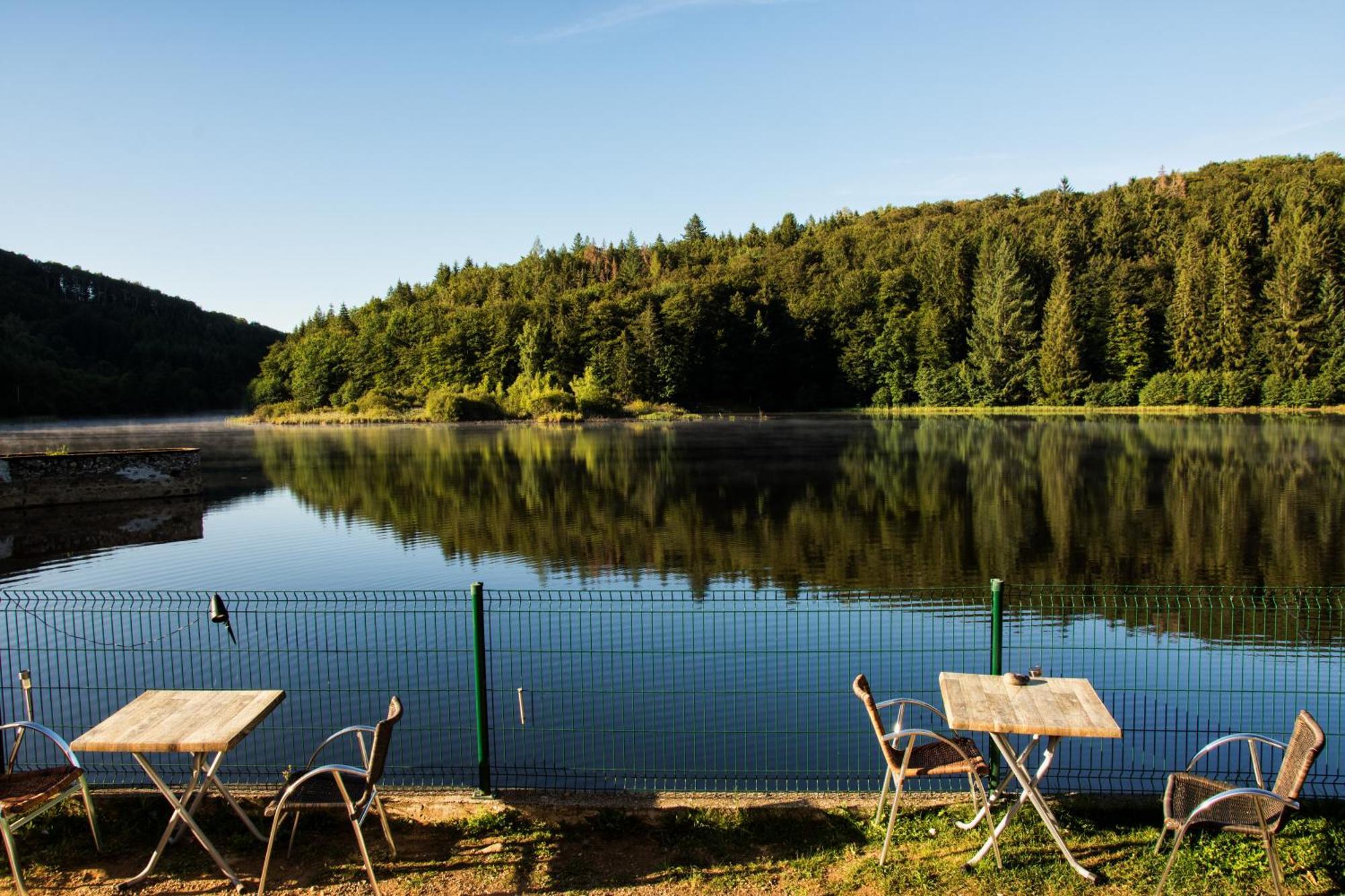 Le Lac Des Moines Condat  외부 사진