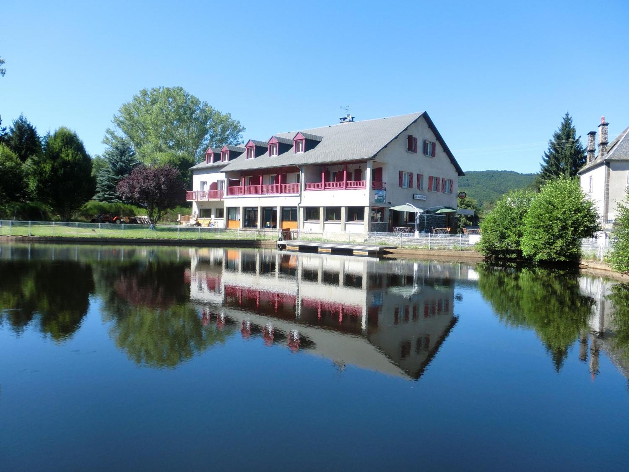 Le Lac Des Moines Condat  외부 사진